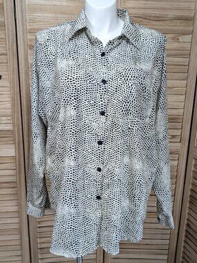 Glamour Blouse Button-Front Animal Print Blouse in Cream and Black Size 3X